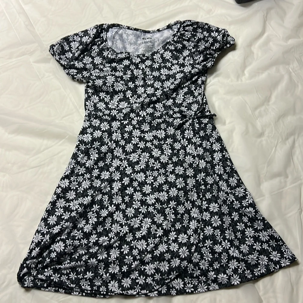 Dress - Picture 1 of 3